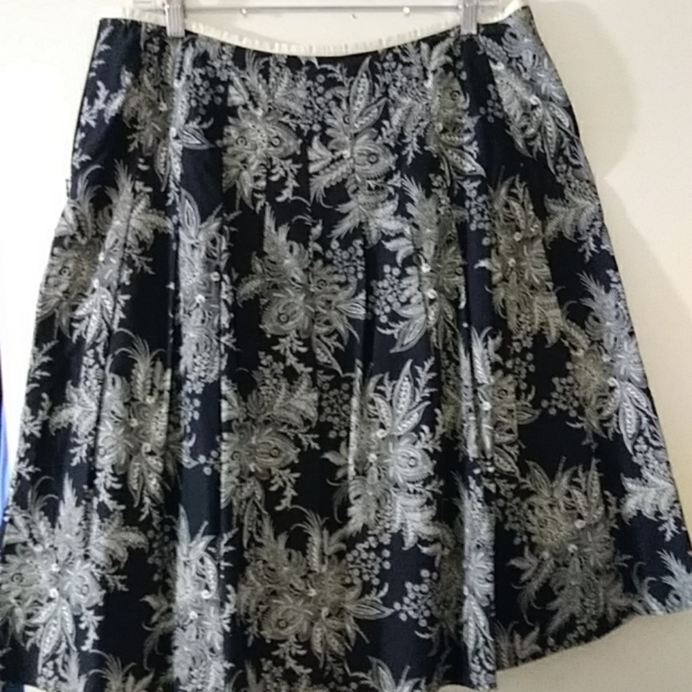 Patterned pleated cotton skirt